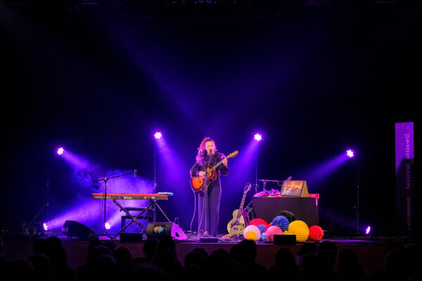Die Schweizer Sängerin Heidi Happy tritt am Freitag, 5. Juni 2026, an der
22. Ausgabe des Stimmen Festival Ettiswil in der Büelacherhalle in Ettiswil (LU), Schweiz, auf. Überraschungsgast: Caroline Chevin. Fotograf: Markus Frömml