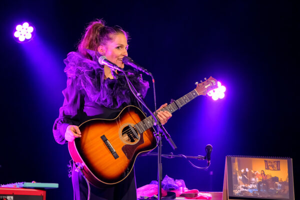 Die Schweizer Sängerin Heidi Happy tritt am Freitag, 5. Juni 2026, an der
22. Ausgabe des Stimmen Festival Ettiswil in der Büelacherhalle in Ettiswil (LU), Schweiz, auf. Überraschungsgast: Caroline Chevin. Fotograf: Markus Frömml