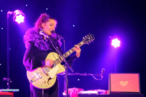 Die Schweizer Sängerin Heidi Happy tritt am Freitag, 5. Juni 2026, an der
22. Ausgabe des Stimmen Festival Ettiswil in der Büelacherhalle in Ettiswil (LU), Schweiz, auf. Überraschungsgast: Caroline Chevin. Fotograf: Markus Frömml