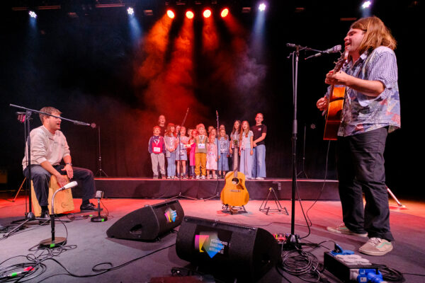 Laurent & Max treten mit einem Familienkonzert am Samstag, 6. Juni 2026, im Rahmen des Stimmen Festival Ettiswil in Ettiswil (LU), Schweiz, auf. Fotograf: Markus Frömml