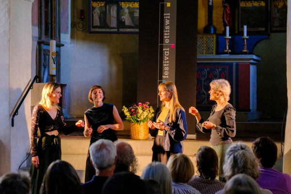 Das Vokalensemble SYAS INK tritt im Rahmen des Förderformats «Stimmfenster» am Samstag, 6. Juni 2026, am Stimmen Festival Ettiswil in der Büelacherhalle in Ettiswil (LU), Schweiz, auf. Fotograf: Markus Frömml