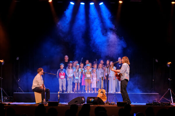Laurent & Max treten mit einem Familienkonzert am Samstag, 6. Juni 2026, im Rahmen des Stimmen Festival Ettiswil in Ettiswil (LU), Schweiz, auf. Fotograf: Markus Frömml