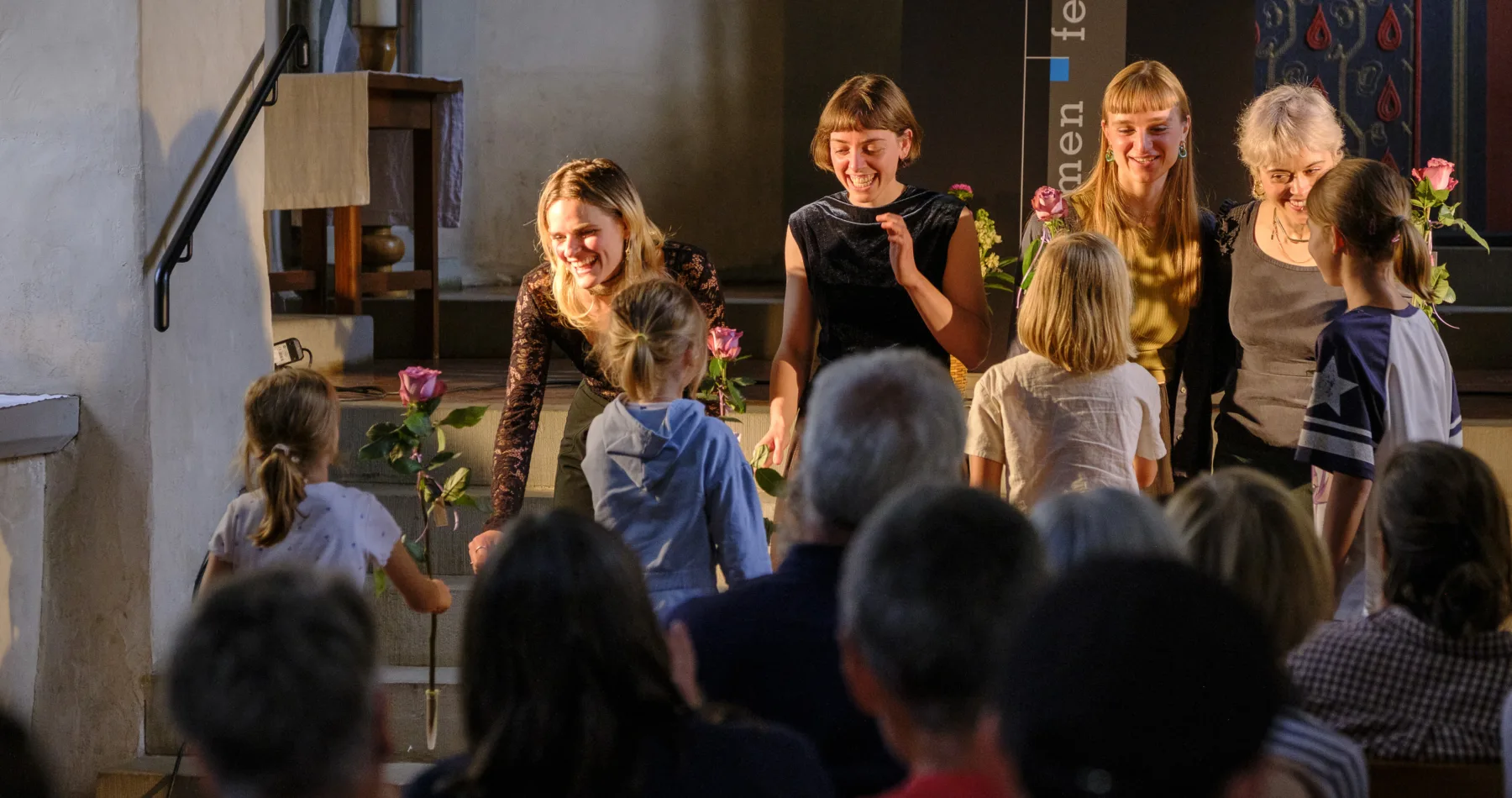 Das Vokalensemble SYAS INK tritt im Rahmen des Förderformats «Stimmfenster» am Samstag, 6. Juni 2026, am Stimmen Festival Ettiswil in der Büelacherhalle in Ettiswil (LU), Schweiz, auf. Fotograf: Markus Frömml