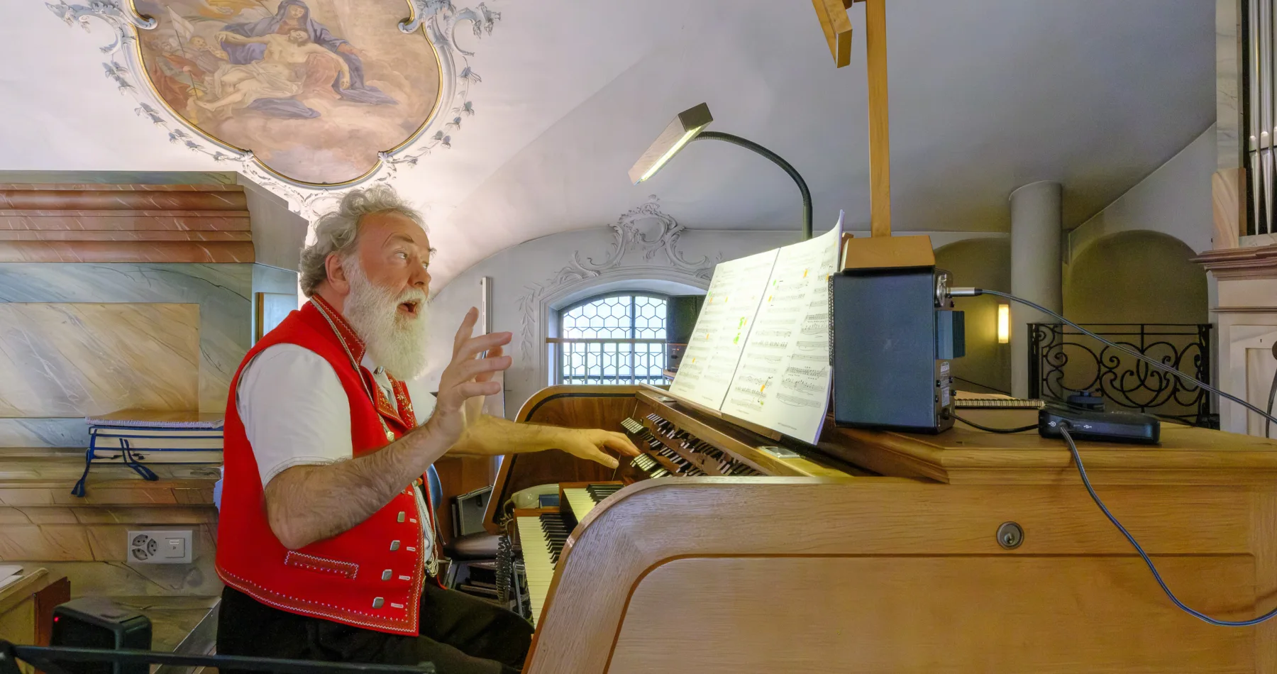 Das Jodlerchörli Geuensee und Organist Wolfgang Sieber gestalten am Sonntag, 7. Juni 2026, die Jodlermesse in der Pfarrkirche Ettiswil (LU), Schweiz, als Teil des Stimmen Festival Ettiswil. Fotograf: Markus Frömml