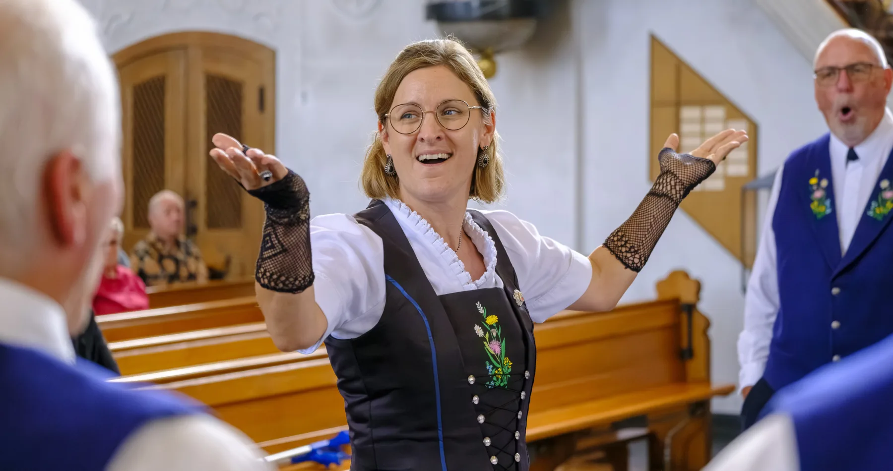 Das Jodlerchörli Geuensee und Organist Wolfgang Sieber gestalten am Sonntag, 7. Juni 2026, die Jodlermesse in der Pfarrkirche Ettiswil (LU), Schweiz, als Teil des Stimmen Festival Ettiswil. Fotograf: Markus Frömml